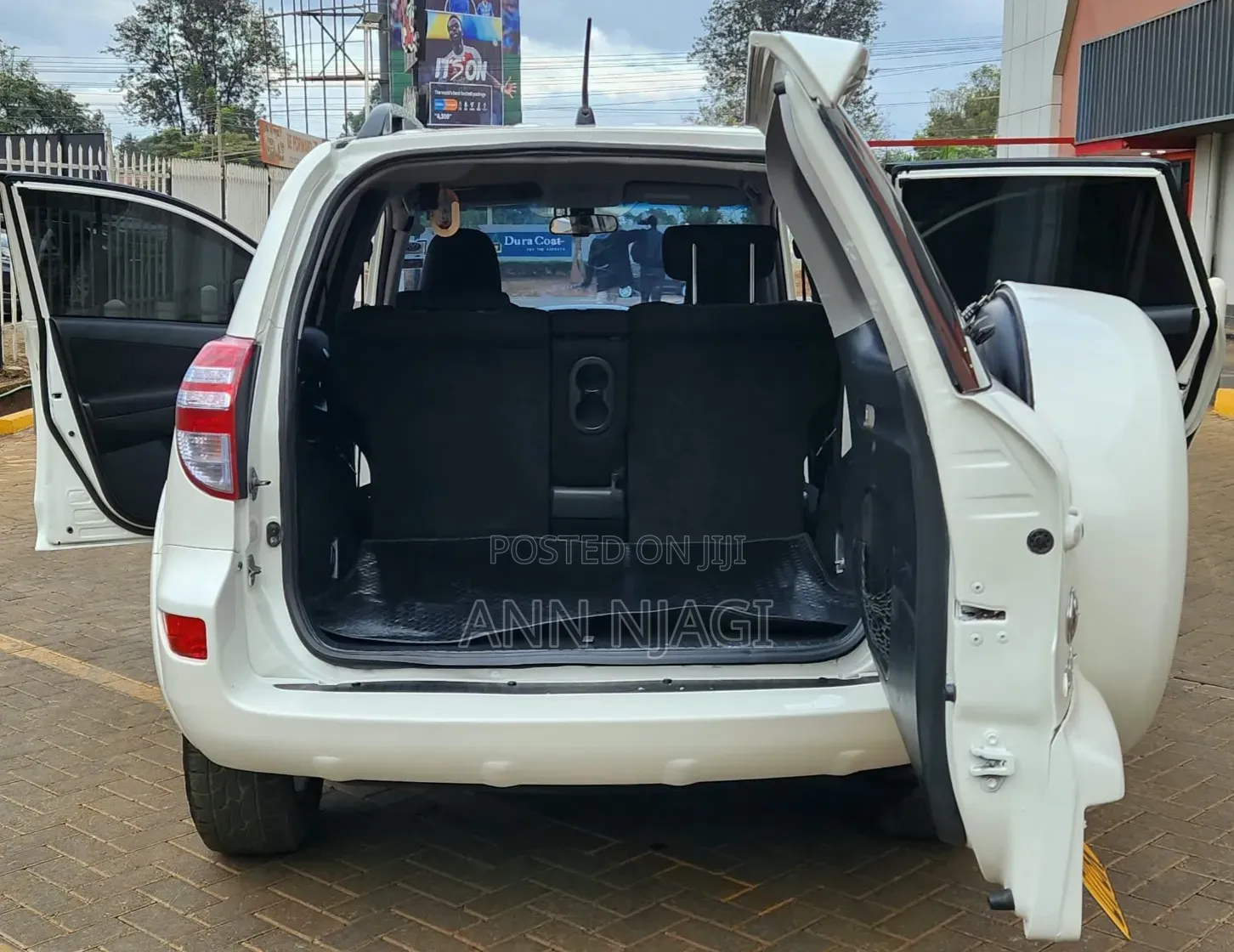 Toyota RAV4 2.5 2011 White