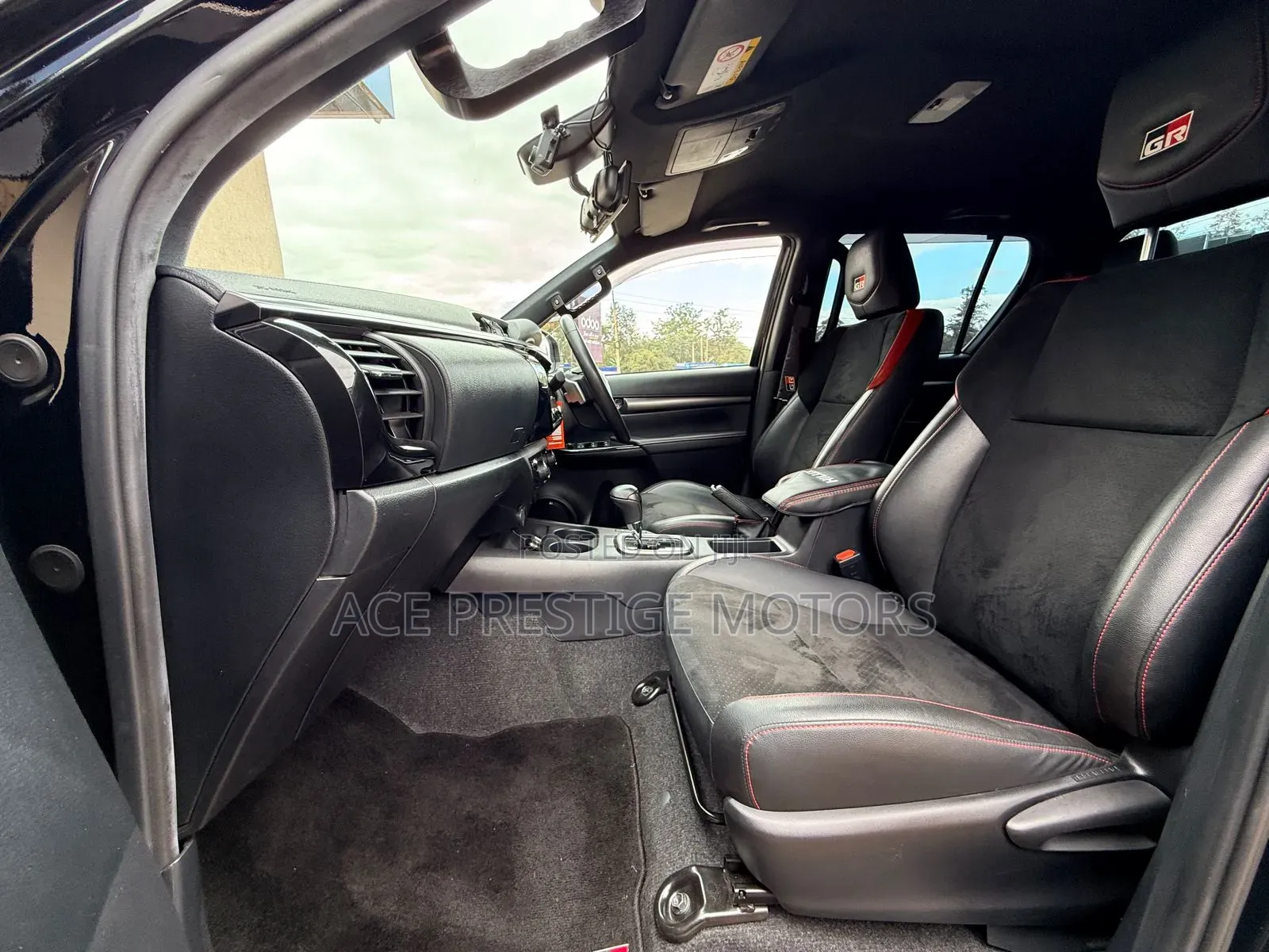 Toyota Hilux 2022 Black