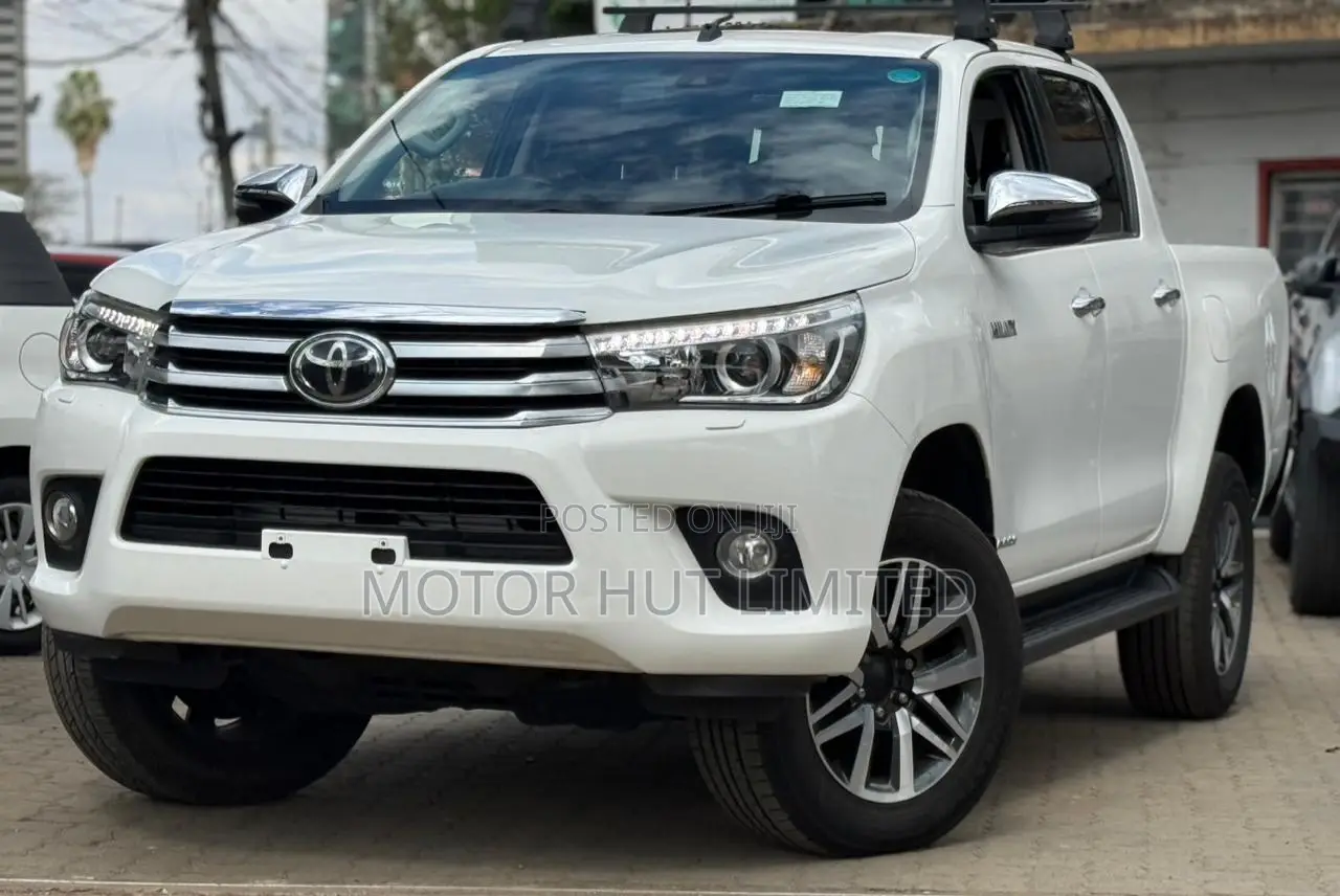 Toyota Hilux 2019 White
