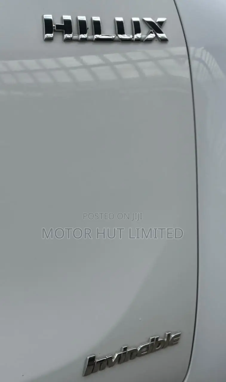 Toyota Hilux 2019 White
