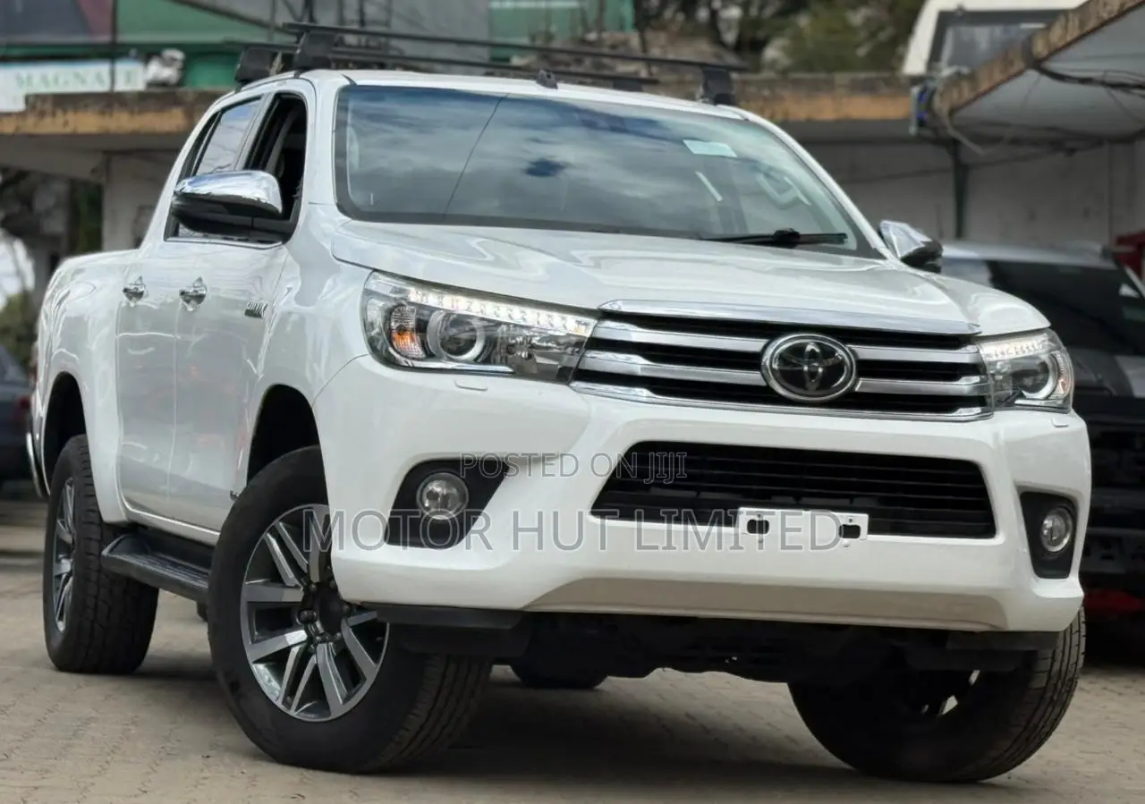 Toyota Hilux 2019 White