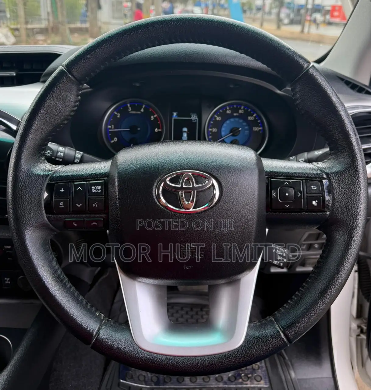 Toyota Hilux 2019 White