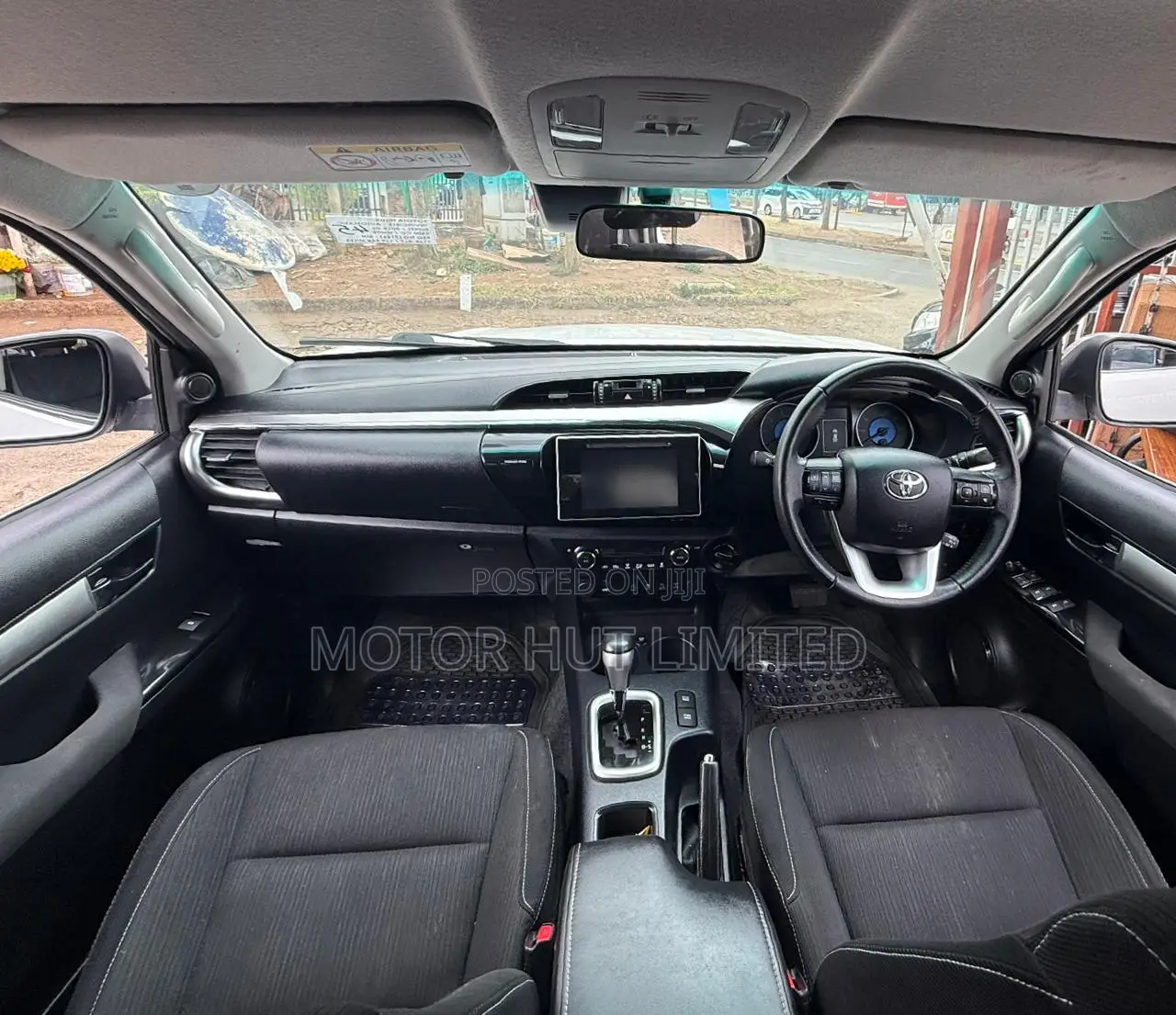 Toyota Hilux 2019 White