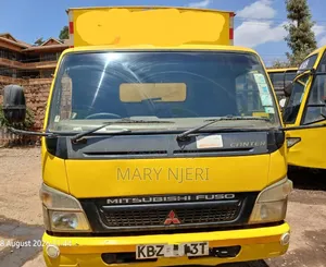 Mitsubishi Canter Truck 2013 Yellow