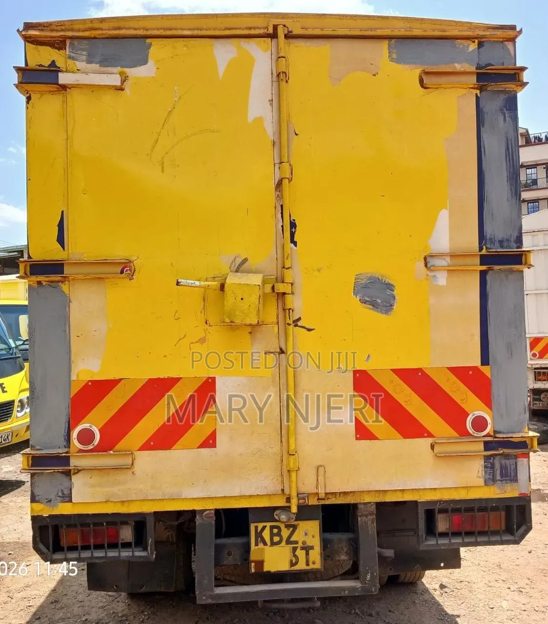 Mitsubishi Canter Truck 2013 Yellow