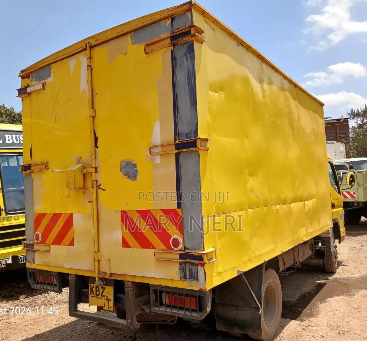 Mitsubishi Canter Truck 2013 Yellow