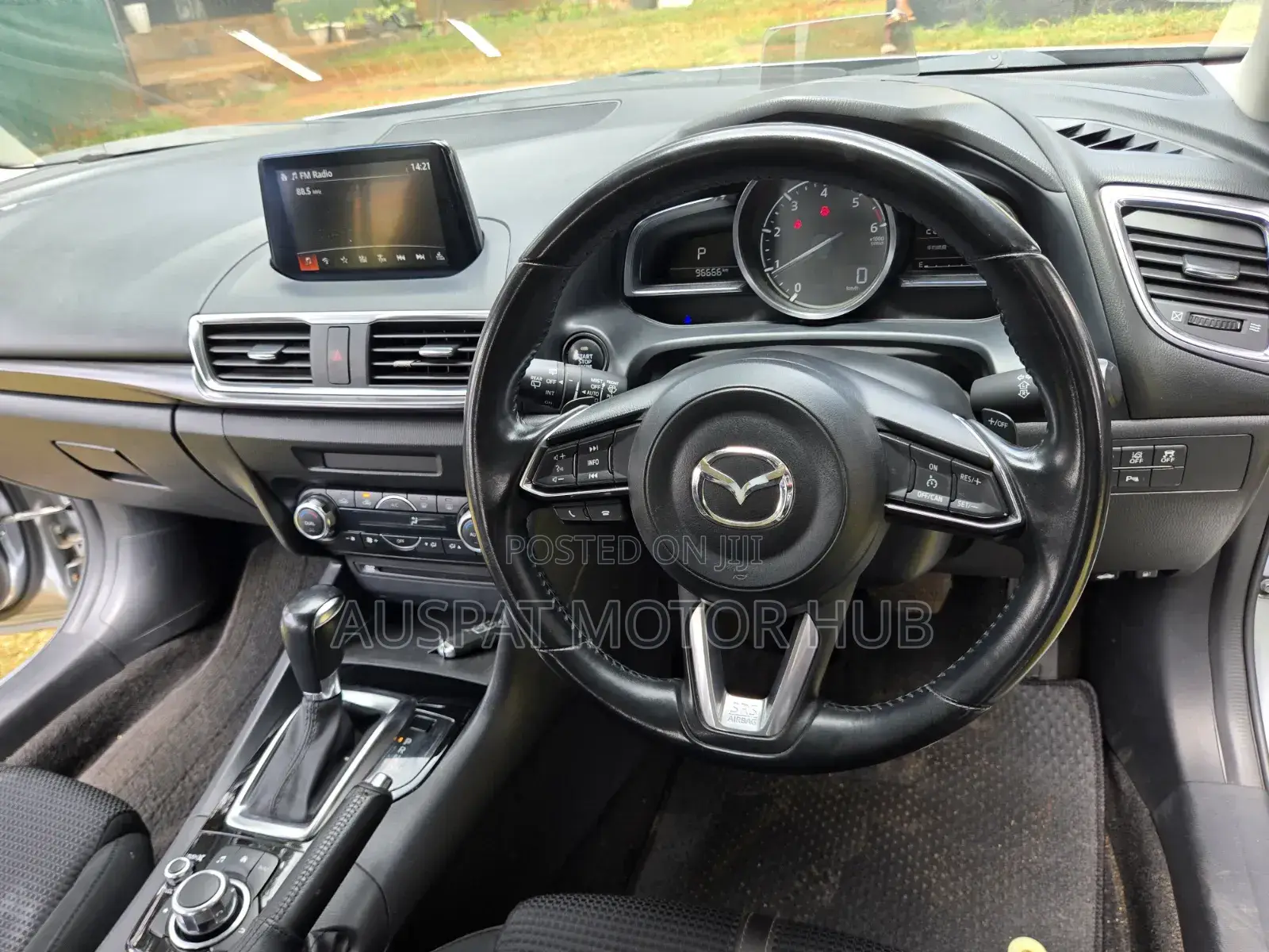 Mazda Axela 2018 Silver