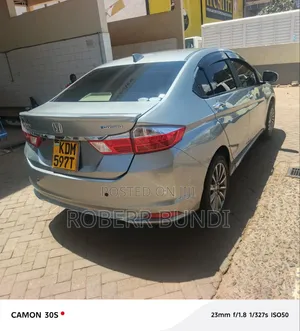 Honda Grace 2016 Gray