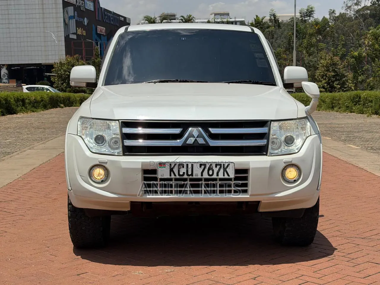 Mitsubishi Pajero 3.2 Di-Dc GLS 2012 White