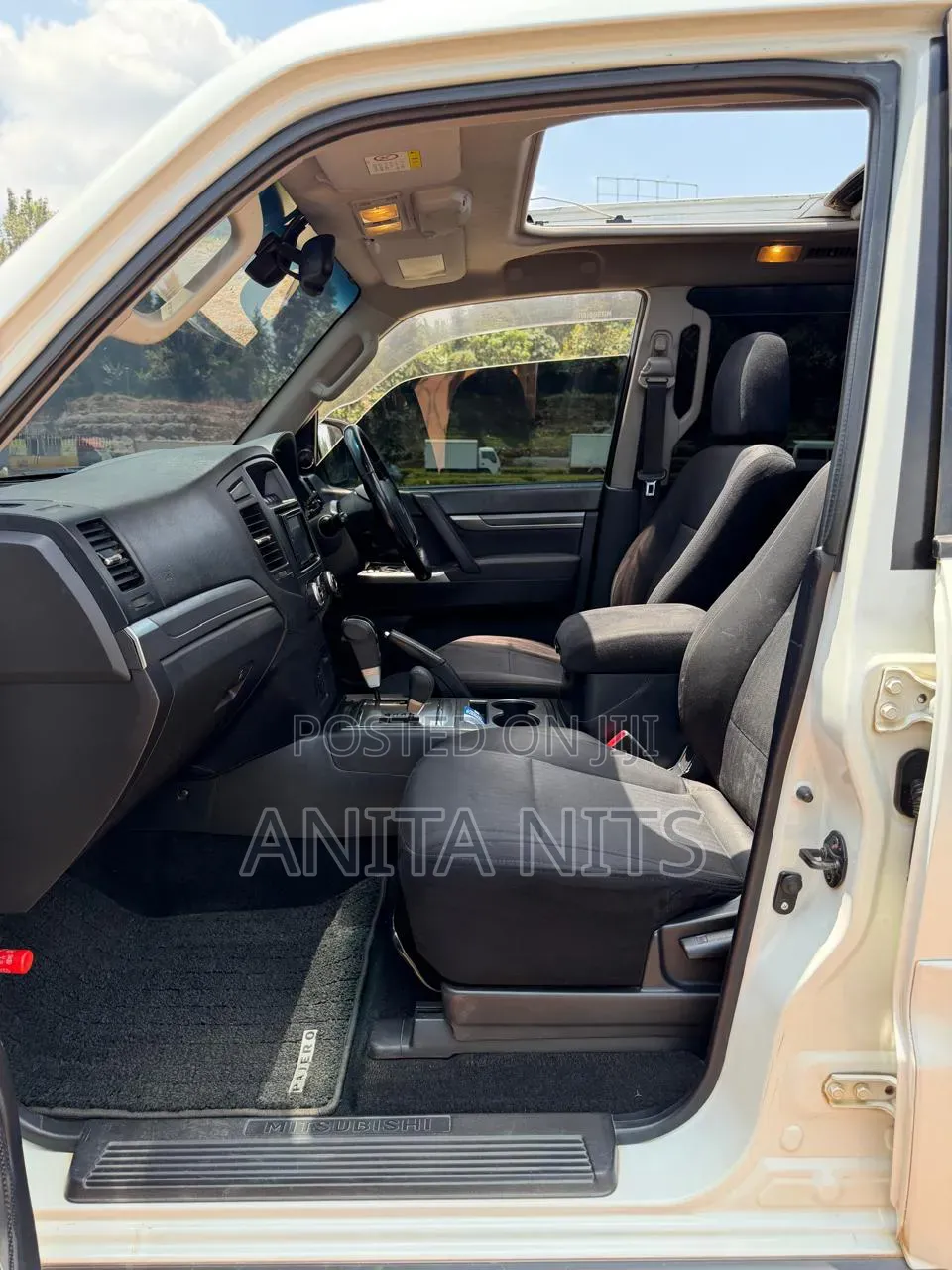 Mitsubishi Pajero 3.2 Di-Dc GLS 2012 White