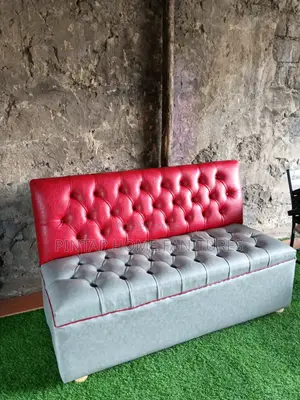 Restaurant/Waiting Coach