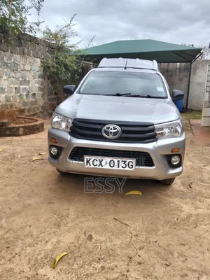 Toyota Hilux 2018 Silver
