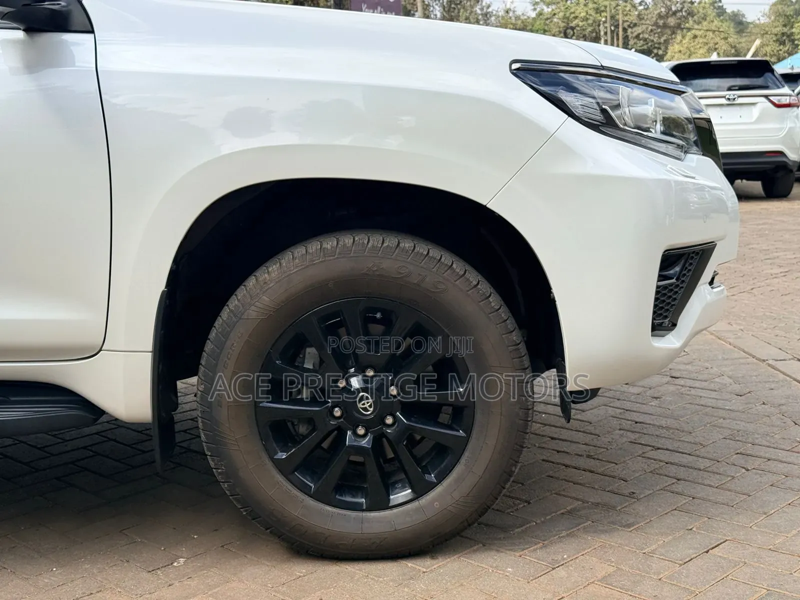 Toyota Land Cruiser Prado 2022 White
