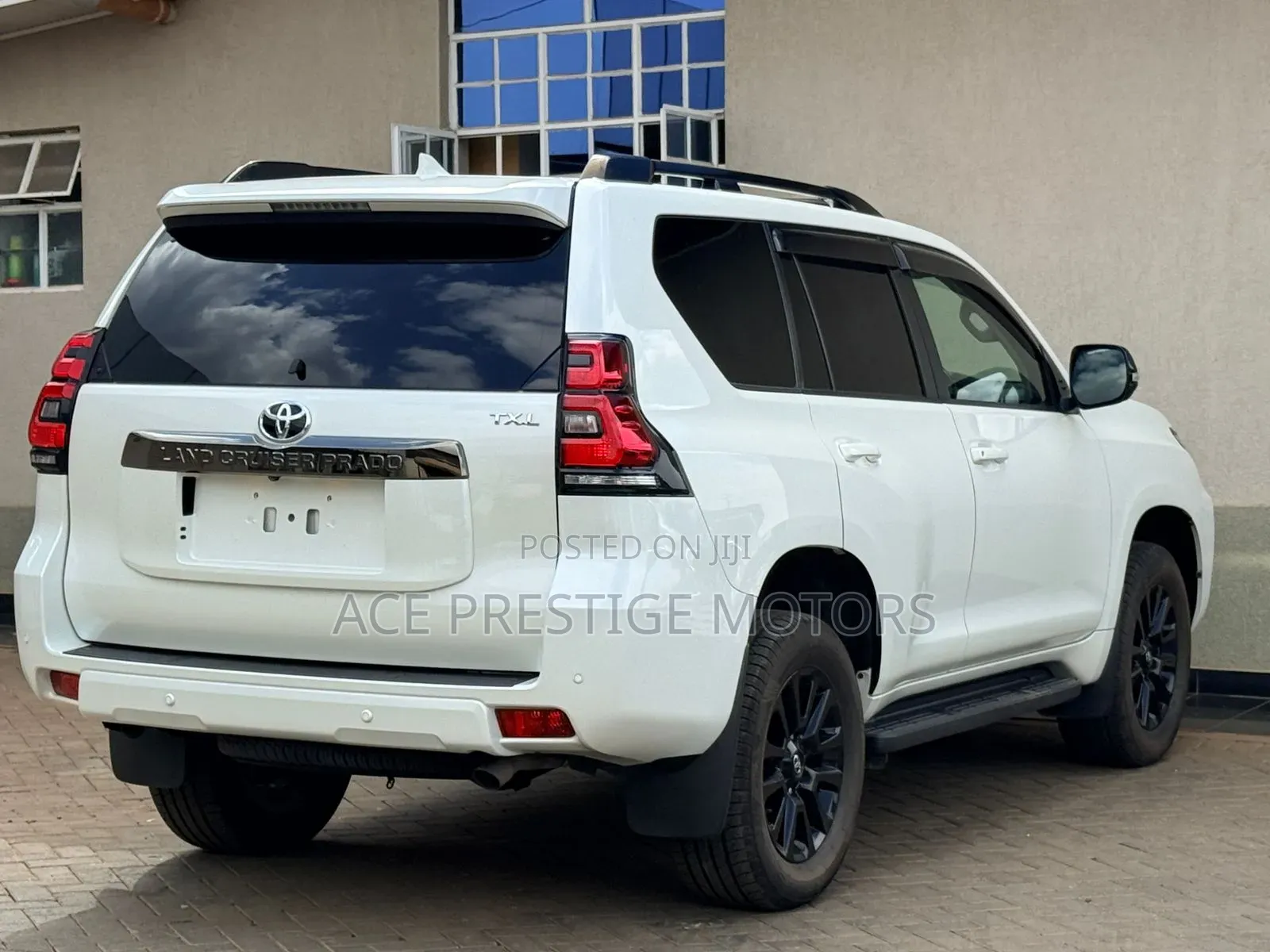 Toyota Land Cruiser Prado 2022 White