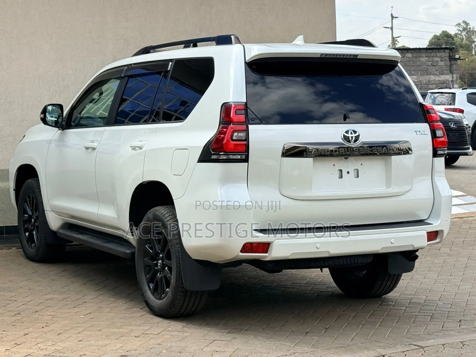 Toyota Land Cruiser Prado 2022 White