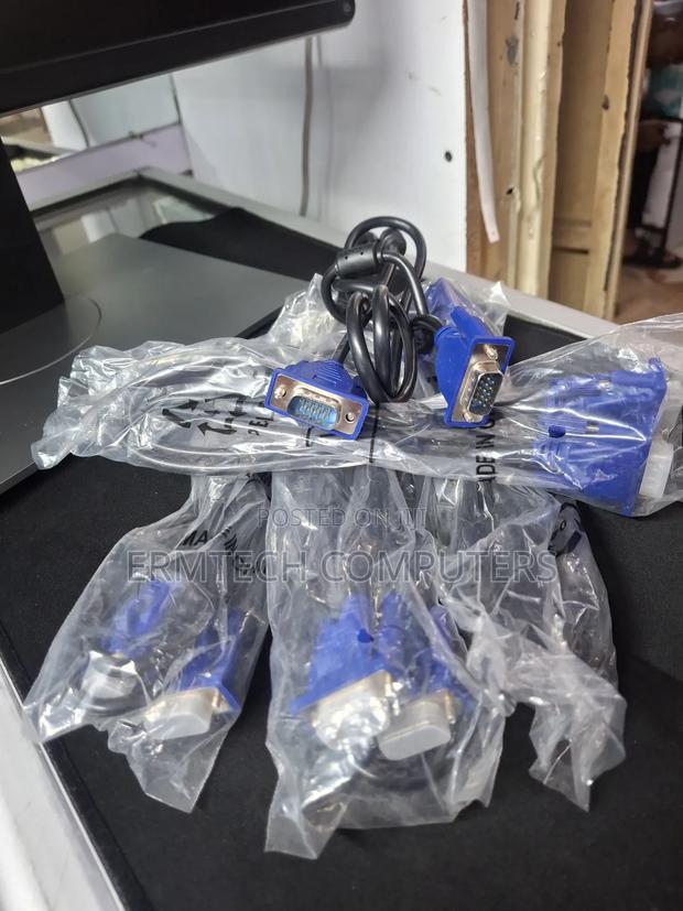 1.5 VGA Cable - thumbnail 2