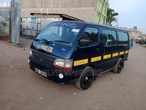 Toyota Grand HiAce 2002 Blue