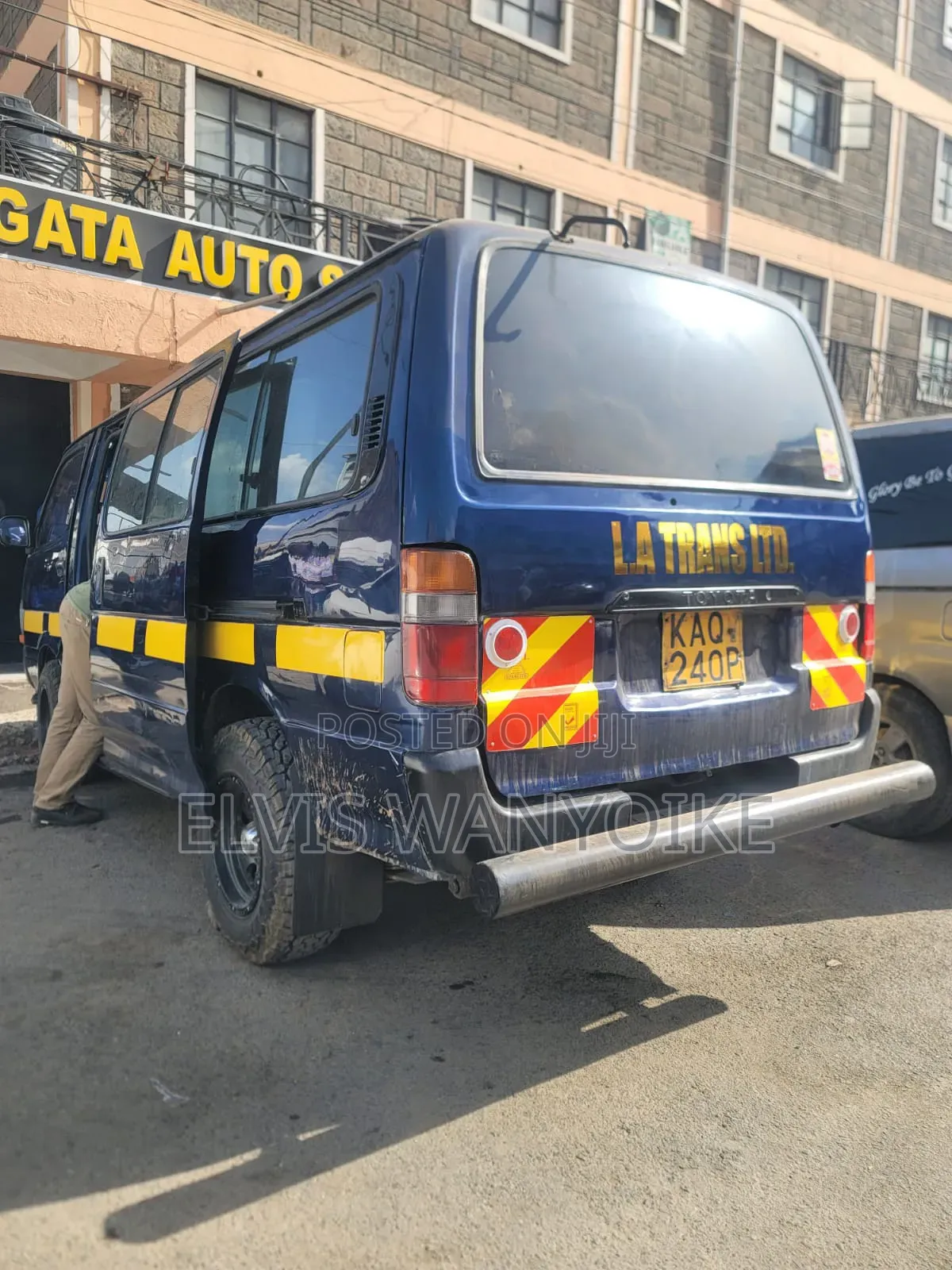 Toyota Grand HiAce 2002 Blue