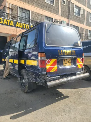 Toyota Grand HiAce 2002 Blue