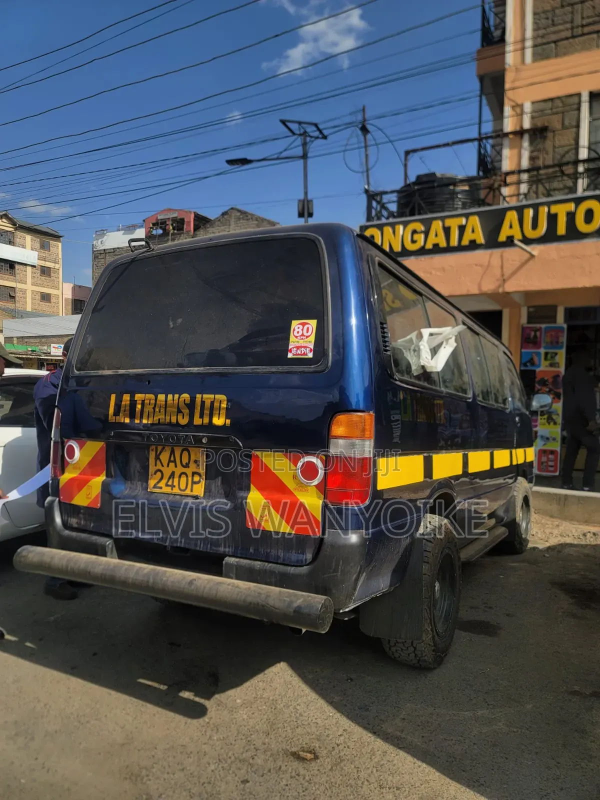 Toyota Grand HiAce 2002 Blue