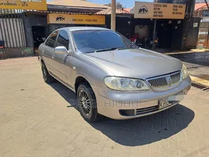 Nissan Bluebird 2003 Gold
