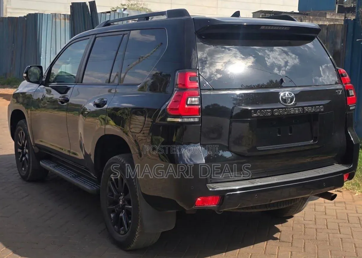 Toyota Land Cruiser 2021 Black