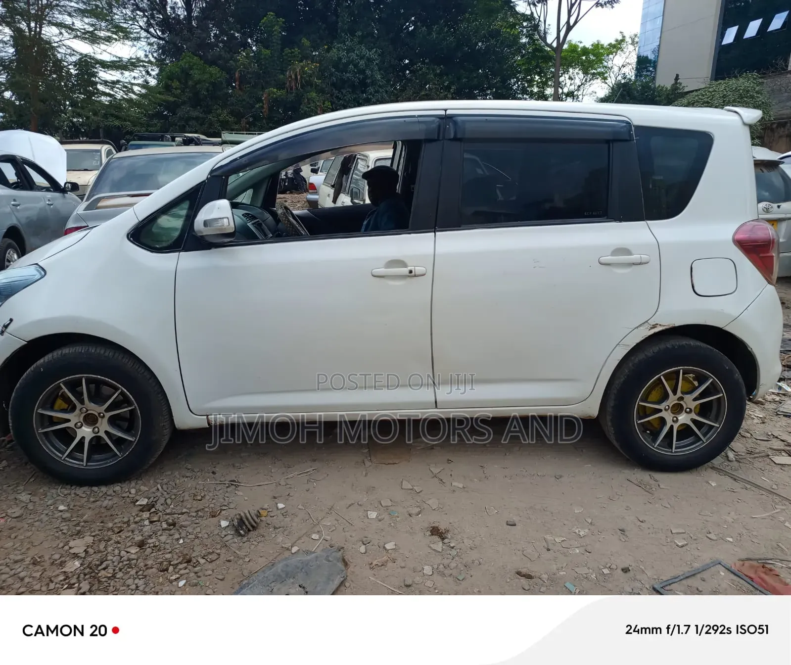 Toyota Ractis 2009 White