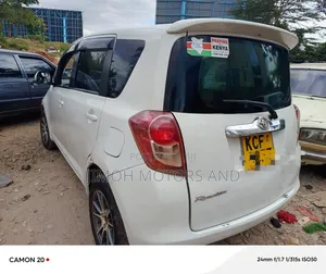 Toyota Ractis 2009 White