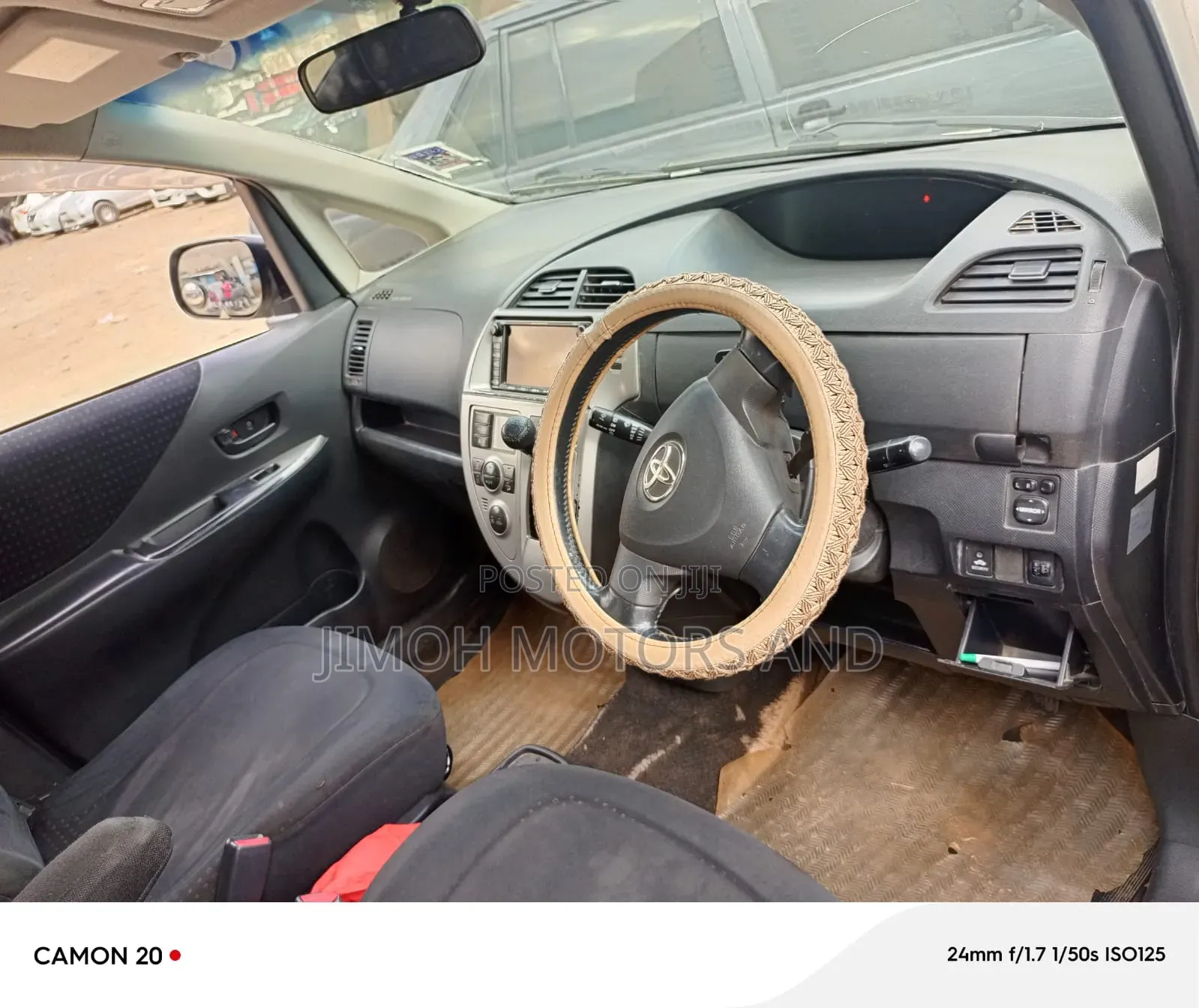 Toyota Ractis 2009 White