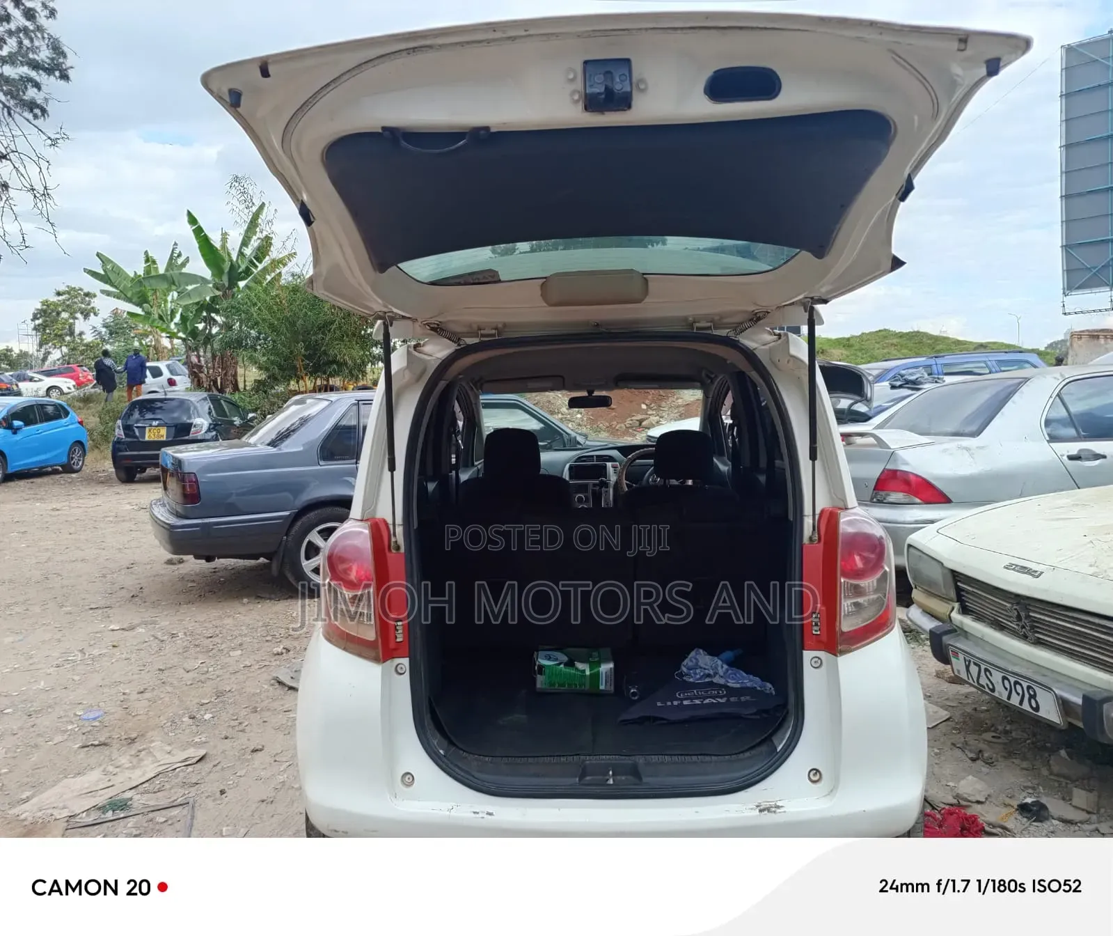 Toyota Ractis 2009 White