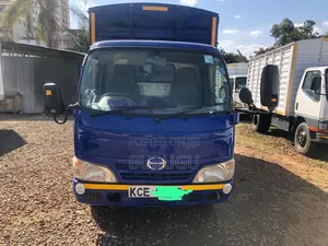 Toyota Dyna 2015 Blue