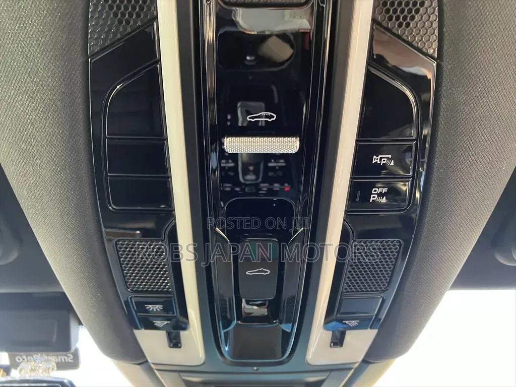 Porsche Cayenne S AWD 2019 Off white