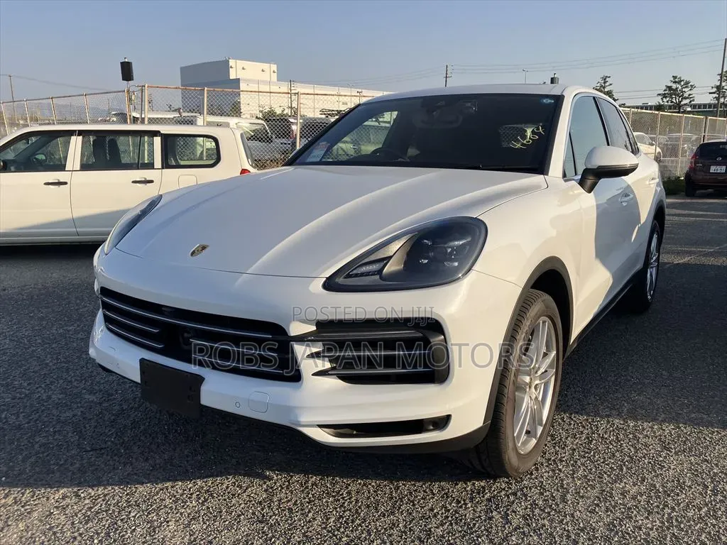 Porsche Cayenne S AWD 2019 Off white