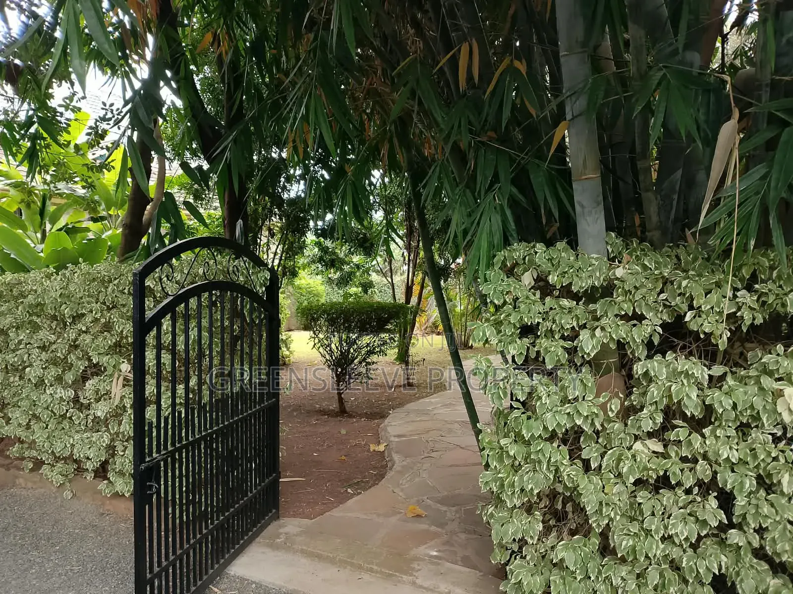 3bdrm Bungalow in Karen for rent
