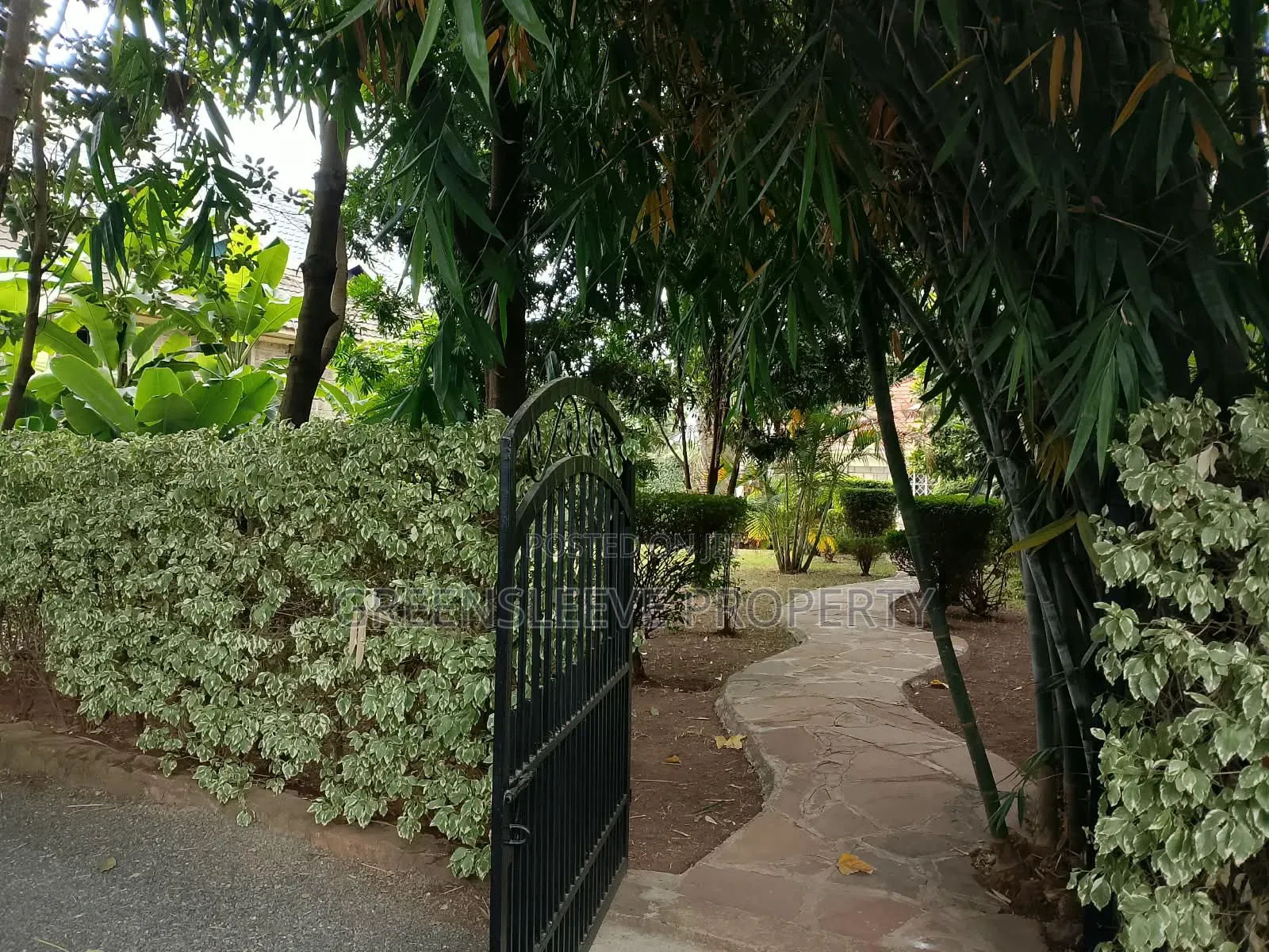 3bdrm Bungalow in Karen for rent