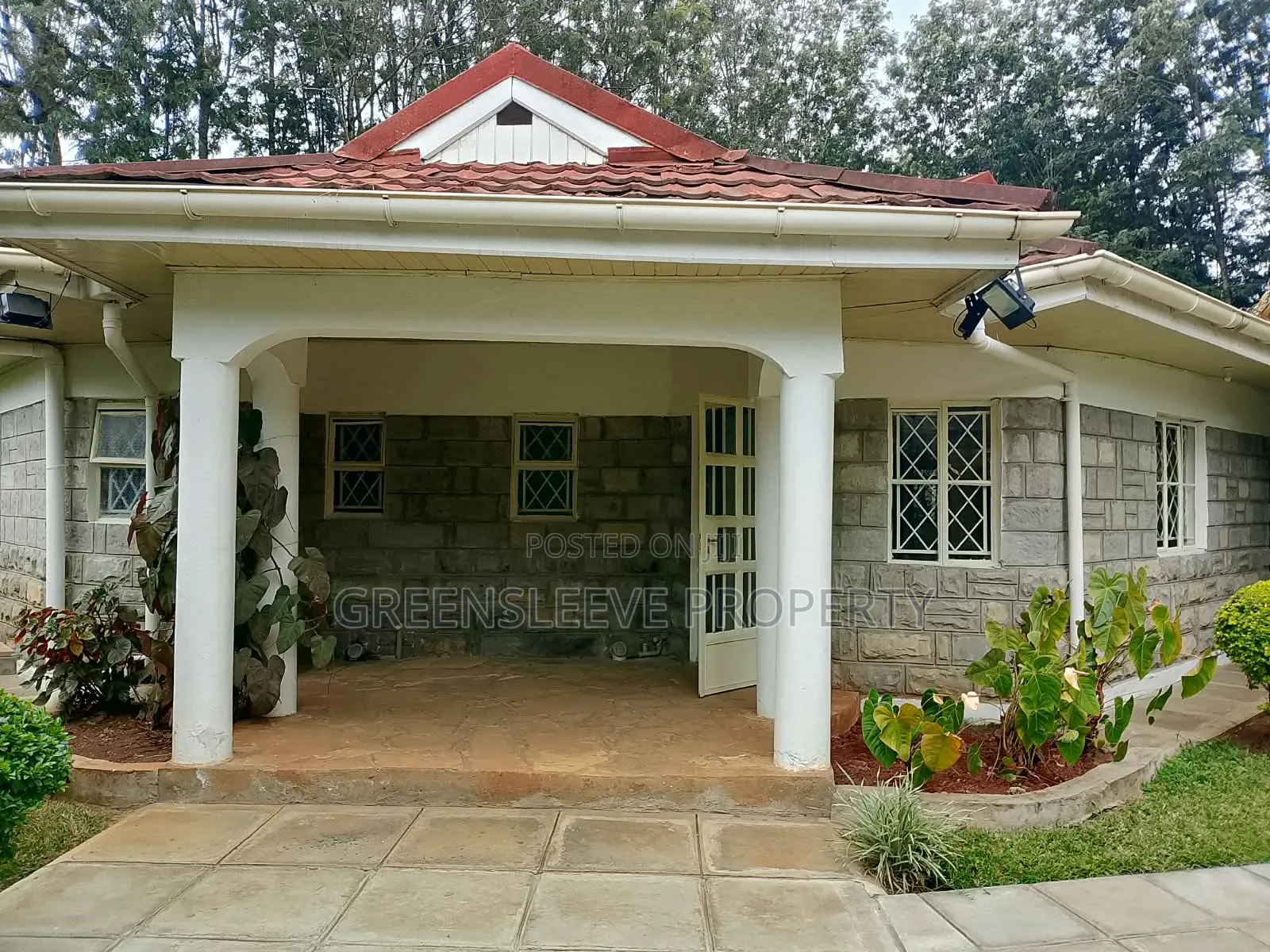 3bdrm Bungalow in Karen for rent