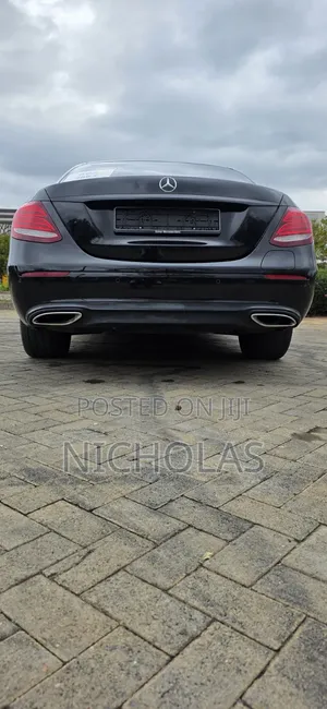 Mercedes-Benz 300E 2019 Black