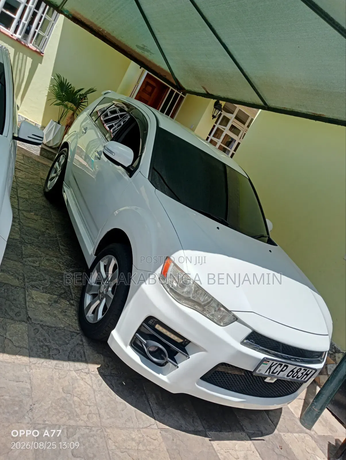 Mitsubishi Outlander 2010 White