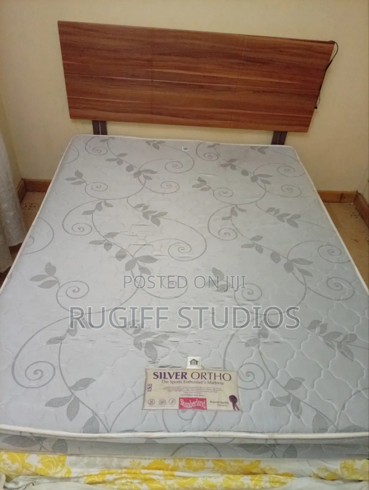 Slumberland Orthopedic 5by6 Mattress With Bed