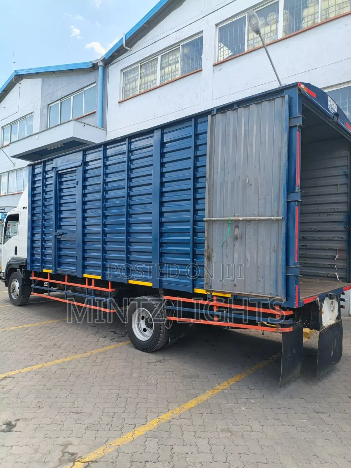 Mintzlights Truck Hire & Event Transport