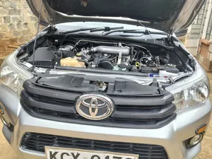 Toyota Hilux 2018 Silver