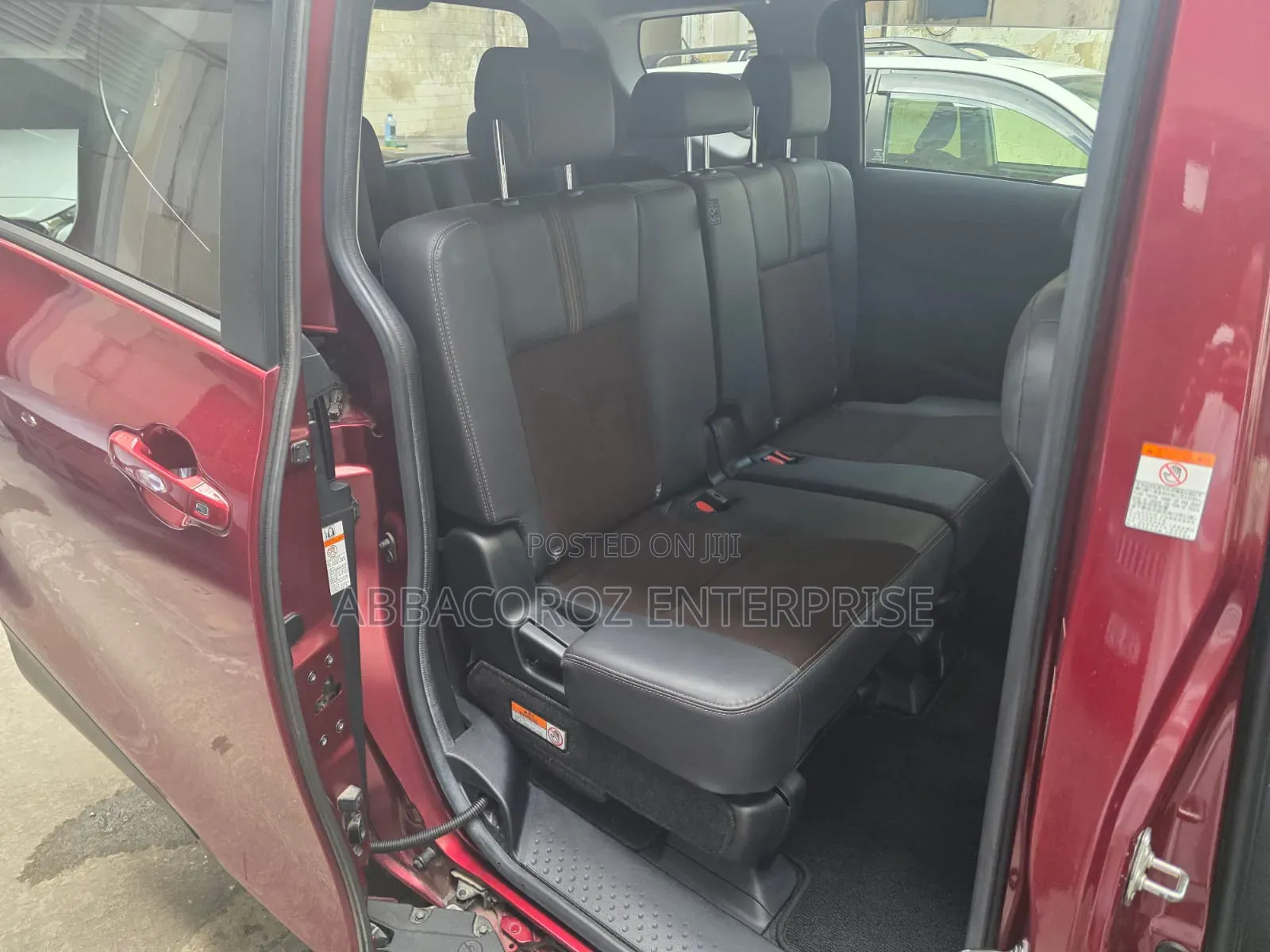 Toyota Sienta 2018 Maroon