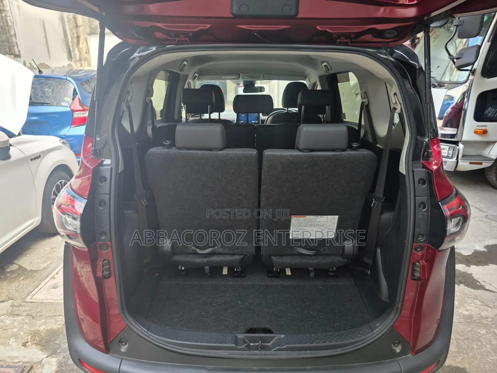 Toyota Sienta 2018 Maroon