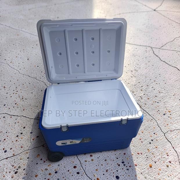 Large-Capacity Premier 100L Portable Cooler Box Ice Box Chiller