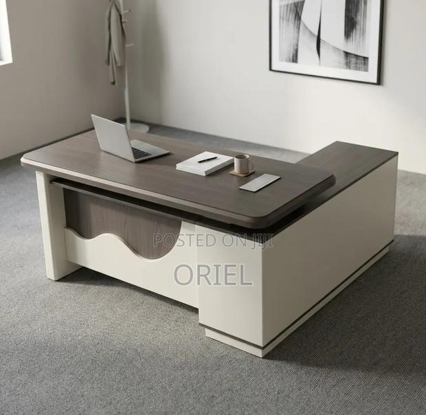 1.6M Executive Office Desk : Executive Manager Table