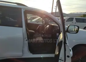 Toyota Land Cruiser Prado 2022 Off white