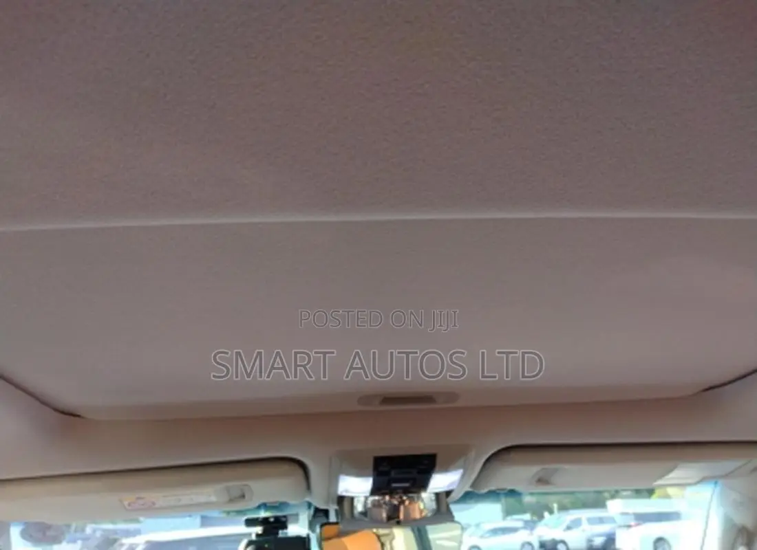 Toyota Land Cruiser Prado 2022 Off white