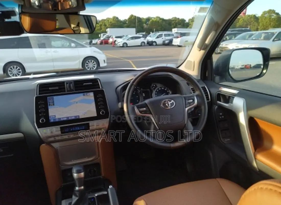 Toyota Land Cruiser Prado 2022 Off white