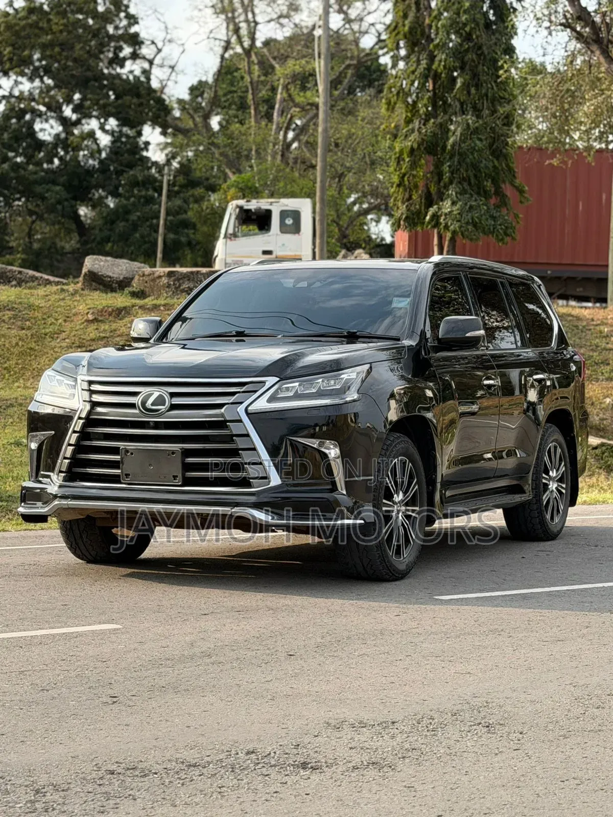 Lexus LX 2016 Black