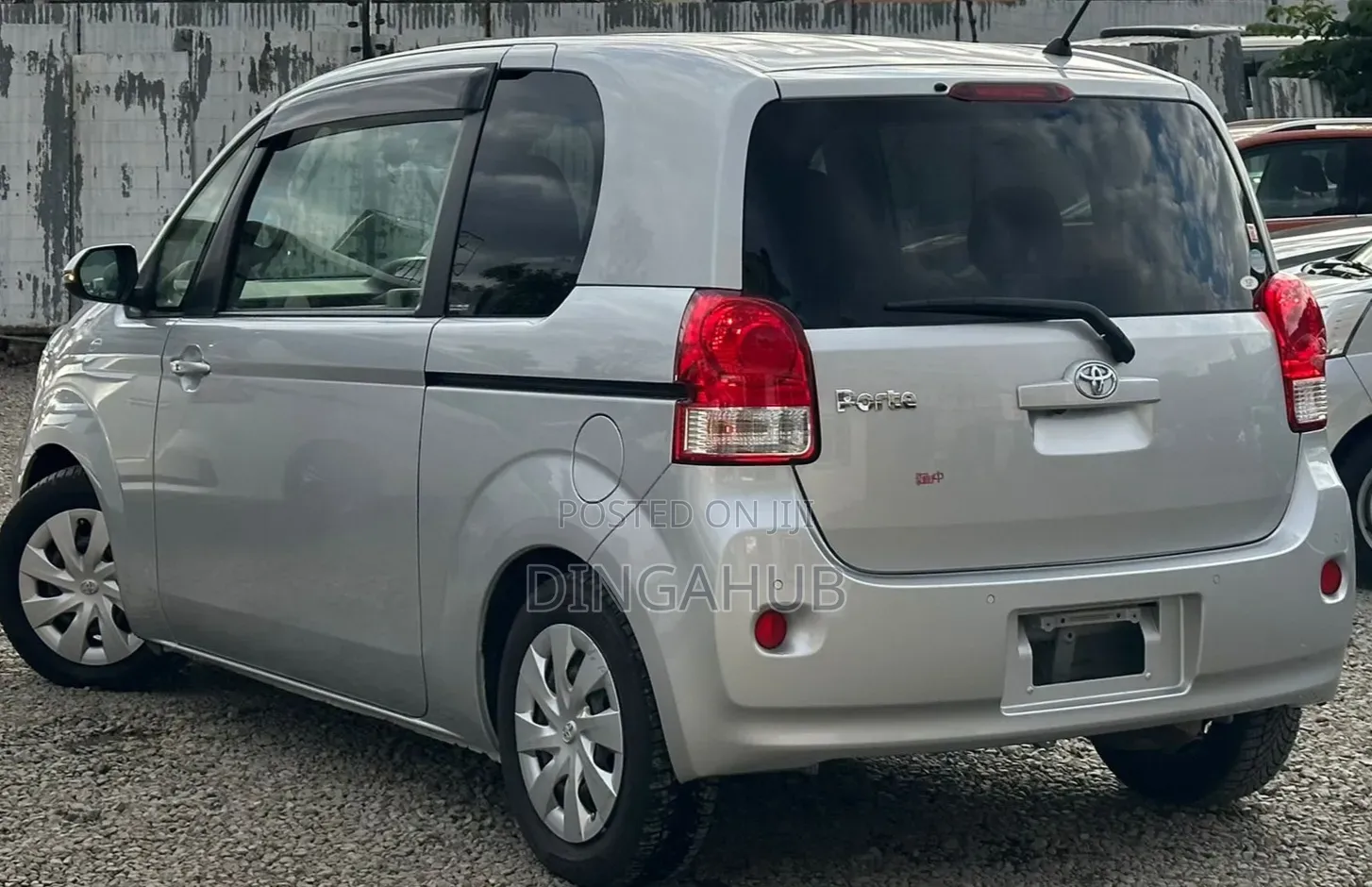 Toyota Porte 2019 Silver
